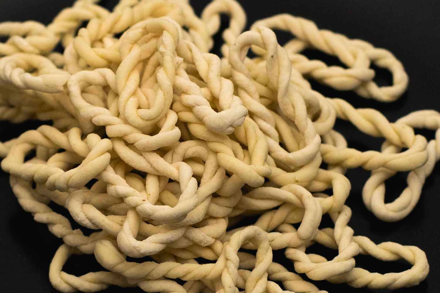 Ecco la pasta che rallegra e stuzzica la tavola estiva